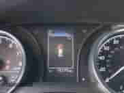 2019 Toyota Camry SE z VIN 4T1B11HKXKU683964, wystawiony jako IAAI lot #43364127 z przebiegiem 76 775 mil mil oraz . Historia ofert i sprzedaży dostępna na DreamBid. Obrazek 7.