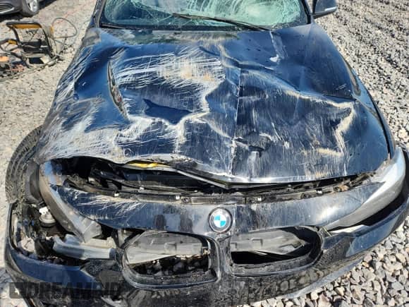 2013 BMW 3 Series 328i z VIN WBA3A5G53DNP23307, wystawiony jako Copart lot #72003745 z przebiegiem Nie podano mil oraz Nie do naprawy • Non repairable. Historia ofert i sprzedaży dostępna na DreamBid. Obrazek 11.