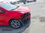2019 Chevrolet Sonic LT z VIN 1G1JD6SBXK4135954, wystawiony jako IAAI lot #42412020 z przebiegiem 37 560 mil mil oraz . Historia ofert i sprzedaży dostępna na DreamBid. Obrazek 19.