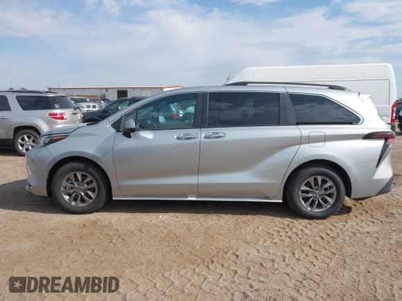 2024 Toyota Sienna XLE with VIN 5TDYRKEC4RS190323, listed as a IAAI auction lot 42945928 with 45,676 mi miles and . Bid and sale history available at DreamBid. Image 14.