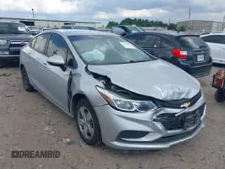 2017 Chevrolet Cruze LS с VIN 1G1BC5SM6H7174843, выставлен на аукционе IAAI как лот 42971671 с пробегом 107 657 миль миль и . История ставок и продаж доступна на DreamBid. Изображение 1.
