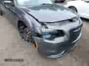 2019 Chrysler 300 S с VIN 2C3CCABG2KH515735, выставлен на аукционе IAAI как лот 42697563 с пробегом 116 768 миль миль и . История ставок и продаж доступна на DreamBid. Изображение 6.