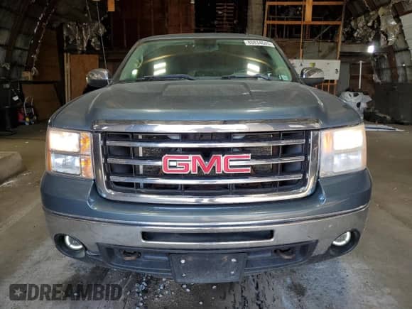 2013 GMC Sierra 1500 SL z VIN 1GTR2UEA1DZ280250, wystawiony jako Copart lot #80834645 z przebiegiem 221 913 mil mil oraz Czysty tytuł • Clean title. Historia ofert i sprzedaży dostępna na DreamBid. Obrazek 5.