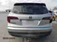 2017 Honda Pilot LX z VIN 5FNYF5H13HB011826, wystawiony jako Copart lot #82974294 z przebiegiem 116 451 mil mil oraz Szkoda całkowita • Salvage title. Historia ofert i sprzedaży dostępna na DreamBid. Obrazek 6.