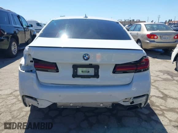 2023 BMW 5 Series 530e с VIN WBA13AG02PCM85786, выставлен на аукционе IAAI как лот 41830816 с пробегом 44 695 миль миль и . История ставок и продаж доступна на DreamBid. Изображение 17.
