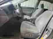 2004 Toyota Camry LE z VIN 4T1BF30KX4U569944, wystawiony jako Copart lot #81707915 z przebiegiem 246 068 mil mil oraz Szkoda całkowita • Salvage title. Historia ofert i sprzedaży dostępna na DreamBid. Obrazek 7.