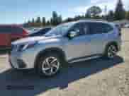 2022 Subaru Forester Touring z VIN JF2SKARC6NH445245, wystawiony jako Copart lot #67606215 z przebiegiem 65 468 mil mil oraz Szkoda całkowita • Salvage title. Historia ofert i sprzedaży dostępna na DreamBid. Obrazek 1.