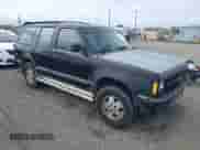 1992 Chevrolet Blazer z VIN 1GNDT13W4N2177782, wystawiony jako IAAI lot #42766017 z przebiegiem 165 544 mil mil oraz . Historia ofert i sprzedaży dostępna na DreamBid. Obrazek 1.