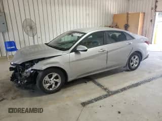 2021 Hyundai Elantra SE z VIN 5NPLL4AG9MH038634, wystawiony jako Copart lot #70898825 z przebiegiem 29 774 mil mil oraz Czysty tytuł • Clean title. Historia ofert i sprzedaży dostępna na DreamBid. Obrazek 1.