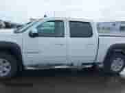 2009 GMC Sierra 1500 SLT z VIN 3GTEK33M59G208478, wystawiony jako IAAI lot #41621936 z przebiegiem 130 181 mil mil oraz . Historia ofert i sprzedaży dostępna na DreamBid. Obrazek 14.