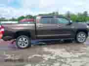 2019 Toyota Tundra SR5 с VIN 5TFAY5F10KX854202, выставлен на аукционе IAAI как лот 42184357 с пробегом 66 328 миль миль и . История ставок и продаж доступна на DreamBid. Изображение 13.