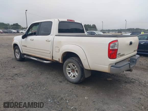 2006 Toyota Tundra SR5 with VIN 5TBDT441X6S549903, listed as a IAAI auction lot 43384170 with 303,388 mi miles and . Bid and sale history available at DreamBid. Image 3.