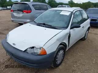 2000 Chevrolet Metro z VIN 2C1MR2263Y6702415, wystawiony jako IAAI lot #42492397 z przebiegiem 202 696 mil mil oraz . Historia ofert i sprzedaży dostępna na DreamBid. Obrazek 2.