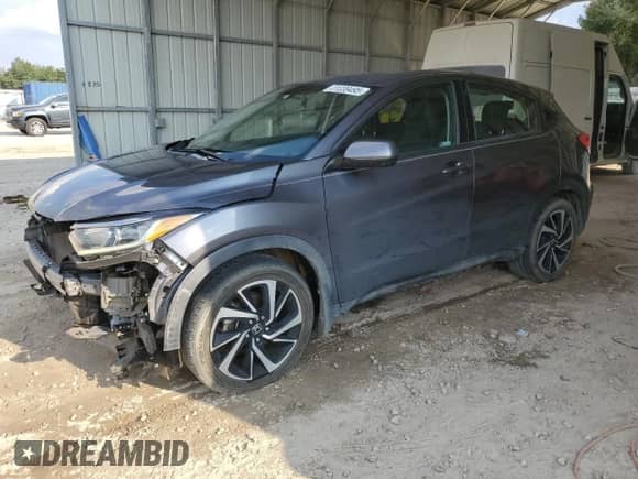 2021 Honda HR-V LX с VIN 3CZRU5H3XMM715212, выставлен на аукционе Copart как лот 81039495 с пробегом 103 696 миль миль и На запчасти • Non repairable. История ставок и продаж доступна на DreamBid. Изображение 1.