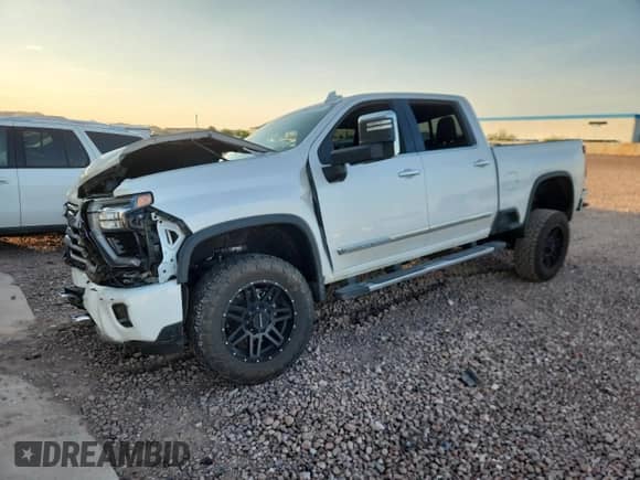 2024 Chevrolet Silverado 2500HD High Country with VIN 1GC4YREY0RF179826, listed as a Copart auction lot 60226355 with 31,585 mi miles and Salvage title. Bid and sale history available at DreamBid. Image 1.