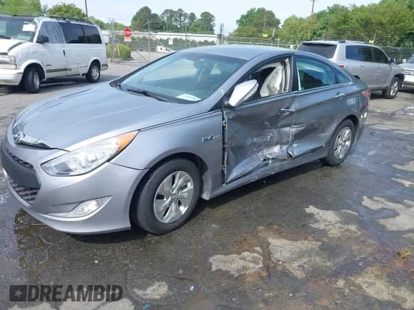 2015 Hyundai Sonata Limited z VIN KMHEC4A4XFA122689, wystawiony jako IAAI lot #42103660 z przebiegiem 152 888 mil mil oraz . Historia ofert i sprzedaży dostępna na DreamBid. Obrazek 2.