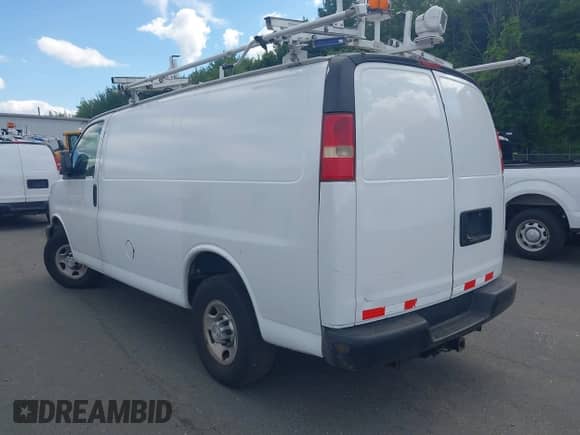 2015 Chevrolet Express Cargo with VIN 1GCWGFCF0F1151304, listed as a IAAI auction lot 42776223 with 213,156 mi miles and . Bid and sale history available at DreamBid. Image 3.
