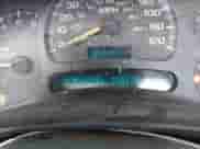 2005 Chevrolet Silverado 3500 z VIN 1GBHK34U15E296155, wystawiony jako IAAI lot #42293305 z przebiegiem 280 131 mil mil oraz . Historia ofert i sprzedaży dostępna na DreamBid. Obrazek 15.