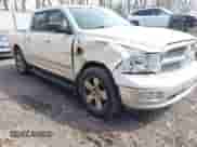 2009 Dodge 1500 SLT z VIN 1D3HV13T19J517175, wystawiony jako IAAI lot #41967182 z przebiegiem 177 668 mil mil oraz . Historia ofert i sprzedaży dostępna na DreamBid. Obrazek 6.