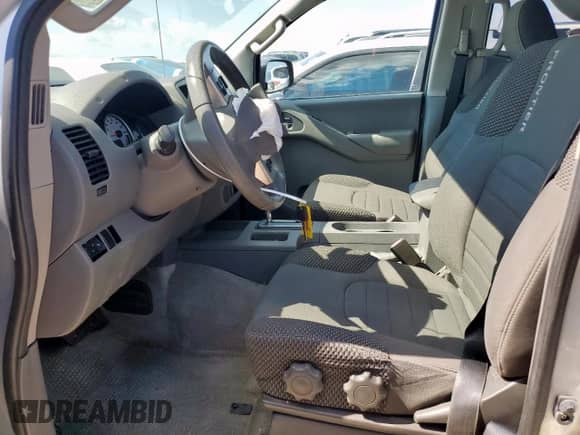 2014 Nissan Frontier Desert Runner z VIN 1N6AD0ER7EN768601, wystawiony jako Copart lot #70228955 z przebiegiem 105 195 mil mil oraz Szkoda całkowita • Salvage title. Historia ofert i sprzedaży dostępna na DreamBid. Obrazek 7.