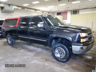 2005 Chevrolet Silverado 1500HD LT z VIN 1GCGK13U55F865225, wystawiony jako Copart lot #53612865 z przebiegiem 209 913 mil mil oraz Czysty tytuł • Clean title. Historia ofert i sprzedaży dostępna na DreamBid. Obrazek 4.