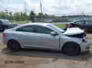 2013 Volvo S60 T6 R-Design Platinum с VIN YV1902FH6D2196210, выставлен на аукционе IAAI как лот 42623606 с пробегом 335 031 миль миль и . История ставок и продаж доступна на DreamBid. Изображение 13.