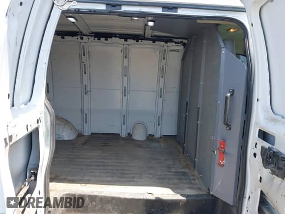 2018 Chevrolet Express Cargo с VIN 1GCWGAFG2J1241408, выставлен на аукционе IAAI как лот 42158235 с пробегом 138 891 миль миль и . История ставок и продаж доступна на DreamBid. Изображение 8.