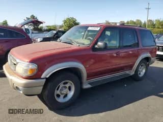 2001 Ford Explorer with VIN 1FMDU64P21UB11722, listed as a Copart auction lot 57425525 with 116,938 mi miles and Salvage title. Bid and sale history available at DreamBid. Image 1.