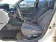 1998 Toyota Camry LE z VIN 4T1BG22K3WU357538, wystawiony jako Copart lot #82461865 z przebiegiem Nie podano mil oraz Czysty tytuł • Clean title. Historia ofert i sprzedaży dostępna na DreamBid. Obrazek 7.