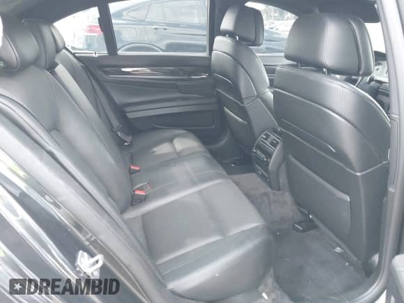 2011 BMW 7 Series 750i with VIN WBAKA8C50BCY36367, listed as a IAAI auction lot 41714313 with 109,707 mi miles and . Bid and sale history available at DreamBid. Image 8.
