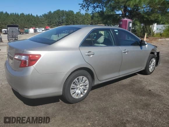 2014 Toyota Camry L с VIN 4T4BF1FK7ER440577, выставлен на аукционе Copart как лот 85904505 с пробегом 78 346 миль миль и Списание • Salvage title. История ставок и продаж доступна на DreamBid. Изображение 3.