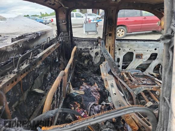 2015 GMC Sierra 1500 с VIN 1GTV2TEH3FZ327870, выставлен на аукционе Copart как лот 69788905 с пробегом Не указан миль и Списание • Salvage title. История ставок и продаж доступна на DreamBid. Изображение 10.