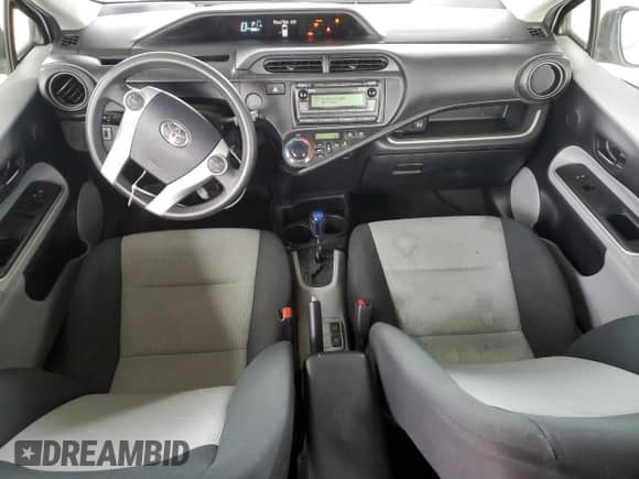 2014 Toyota Prius One z VIN JTDKDTB3XE1063940, wystawiony jako Copart lot #86450085 z przebiegiem 215 258 mil mil oraz Szkoda całkowita • Salvage title. Historia ofert i sprzedaży dostępna na DreamBid. Obrazek 8.