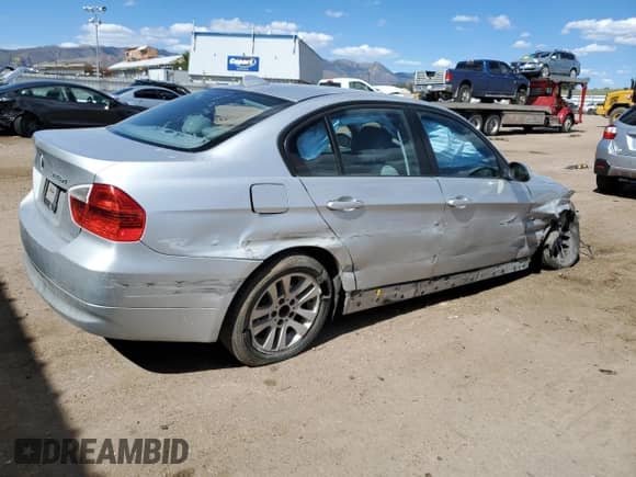 2007 BMW 3 Series 328xi with VIN WBAVC93587K032666, listed as a Copart auction lot 81962175 with 83,278 mi miles and Salvage title. Bid and sale history available at DreamBid. Image 3.