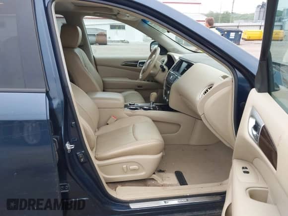 2013 Nissan Pathfinder SV z VIN 5N1AR2MM2DC673343, wystawiony jako IAAI lot #42502571 z przebiegiem 171 426 mil mil oraz . Historia ofert i sprzedaży dostępna na DreamBid. Obrazek 5.