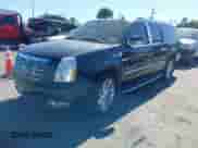 2010 Cadillac Escalade ESV Luxury z VIN 1GYUKHEF3AR183697, wystawiony jako IAAI lot #43473883 z przebiegiem 226 779 mil mil oraz . Historia ofert i sprzedaży dostępna na DreamBid. Obrazek 2.