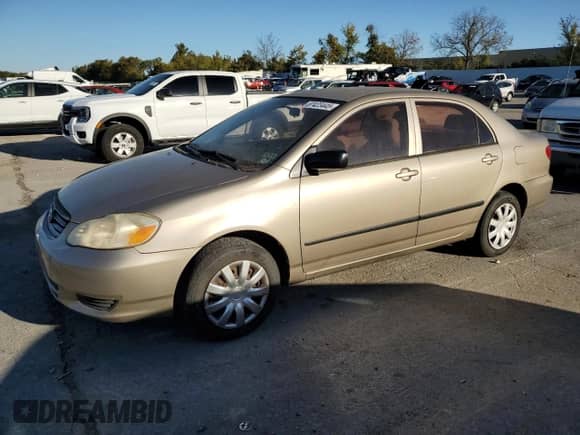 2004 Toyota Corolla CE z VIN 1NXBR32EX4Z211399, wystawiony jako Copart lot #87423445 z przebiegiem 175 091 mil mil oraz Czysty tytuł • Clean title. Historia ofert i sprzedaży dostępna na DreamBid. Obrazek 1.