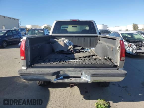 1998 Chevrolet Silverado 2500 с VIN 1GCGK29R8WE256016, выставлен на аукционе Copart как лот 89164785 с пробегом 191 040 миль миль и Чистый • Clean title. История ставок и продаж доступна на DreamBid. Изображение 6.