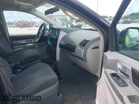 2010 Dodge Grand Caravan SXT с VIN 2D4RN5DX7AR269152, выставлен на аукционе IAAI как лот 42724837 с пробегом 233 980 миль миль и . История ставок и продаж доступна на DreamBid. Изображение 5.
