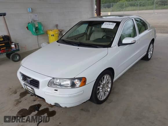 2007 Volvo S60 2.5L Turbo с VIN YV1RH592672614657, выставлен на аукционе IAAI как лот 42438342 с пробегом 105 956 миль миль и . История ставок и продаж доступна на DreamBid. Изображение 2.