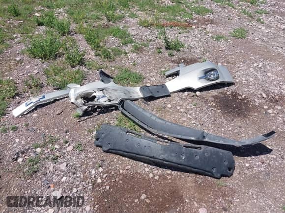 2015 Chevrolet Equinox LT с VIN 2GNFLGE34F6401426, выставлен на аукционе IAAI как лот 42582635 с пробегом 218 717 миль миль и . История ставок и продаж доступна на DreamBid. Изображение 12.