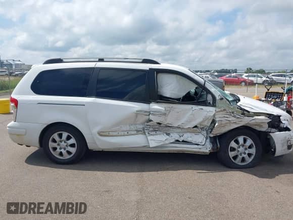 2007 Hyundai Entourage GLS с VIN KNDMC233576021234, выставлен на аукционе IAAI как лот 40228138 с пробегом 151 112 миль миль и . История ставок и продаж доступна на DreamBid. Изображение 13.