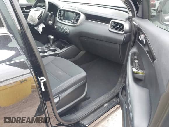 2019 Kia Sorento LX with VIN 5XYPG4A35KG565304, listed as a IAAI auction lot 42460206 with 89,461 mi miles and . Bid and sale history available at DreamBid. Image 5.