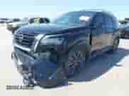 2022 Nissan Pathfinder SL z VIN 5N1DR3CB7NC211557, wystawiony jako IAAI lot #42298425 z przebiegiem 77 060 mil mil oraz . Historia ofert i sprzedaży dostępna na DreamBid. Obrazek 2.