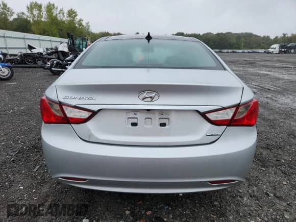 2013 Hyundai Sonata Limited с VIN 5NPEC4AC0DH525131, выставлен на аукционе Copart как лот 82098355 с пробегом 146 577 миль миль и Чистый • Clean title. История ставок и продаж доступна на DreamBid. Изображение 6.