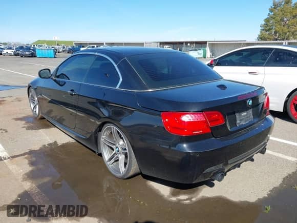 2011 BMW 3 Series 335is с VIN WBADX1C52BE570532, выставлен на аукционе IAAI как лот 41860023 с пробегом 114 834 миль миль и . История ставок и продаж доступна на DreamBid. Изображение 3.