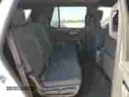 2023 Chevrolet Tahoe LS z VIN 1GNSKMKD7PR214250, wystawiony jako Copart lot #56737565 z przebiegiem 45 234 mil mil oraz Szkoda całkowita • Salvage title. Historia ofert i sprzedaży dostępna na DreamBid. Obrazek 11.