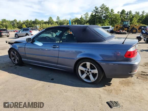 2005 BMW 3 Series 325Ci with VIN WBABW33475PL34934, listed as a Copart auction lot 71666425 with 162,261 mi miles and Salvage title. Bid and sale history available at DreamBid. Image 2.