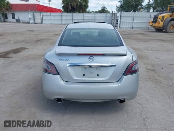 2014 Nissan Maxima S z VIN 1N4AA5APXEC444170, wystawiony jako IAAI lot #43251311 z przebiegiem 243 605 mil mil oraz . Historia ofert i sprzedaży dostępna na DreamBid. Obrazek 16.