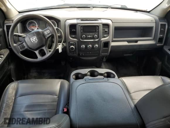 2018 Ram 1500 Tradesman z VIN 1C6RR7KT4JS291788, wystawiony jako Copart lot #67091225 z przebiegiem Nie podano mil oraz Szkoda całkowita • Salvage title. Historia ofert i sprzedaży dostępna na DreamBid. Obrazek 8.